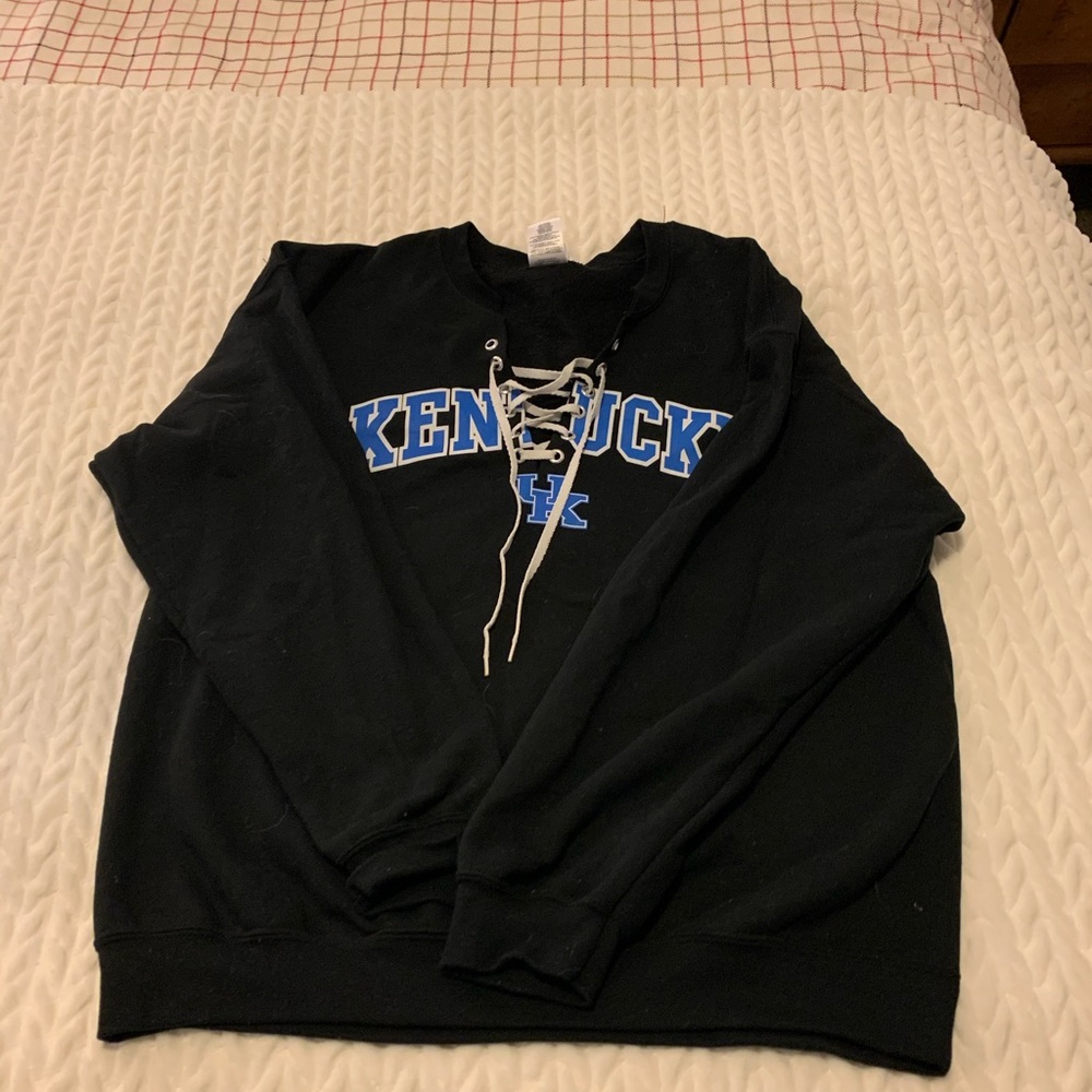University of Kentucky sweatshirt lace up